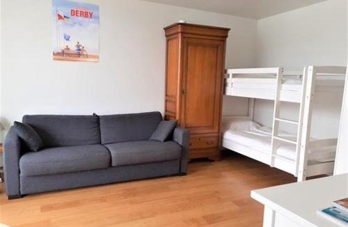 La Baule-Escoublac Apartment | Studio au pied de la plage à La Baule avec balcon et toutes commodités! - FR-1-392-158