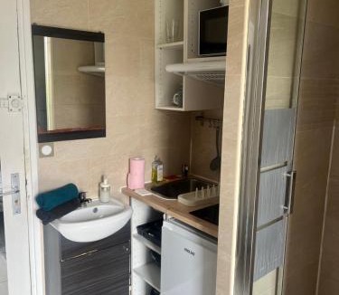 16th Arrondissement Apartment | Studio au pied de la TOUR EIFFEL