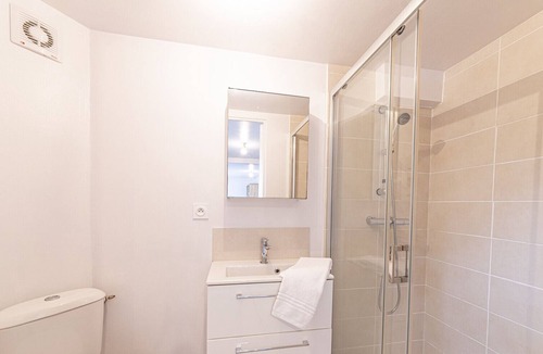 Laval Apartment | Studio au RDC d'un pavillon - Le Bourny