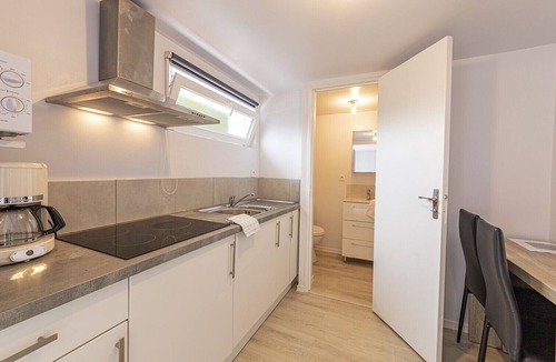 Laval Apartment | Studio au RDC d'un pavillon - Le Bourny