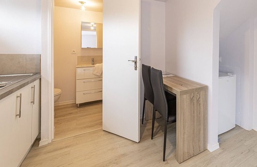 Laval Apartment | Studio au RDC d'un pavillon - Le Bourny