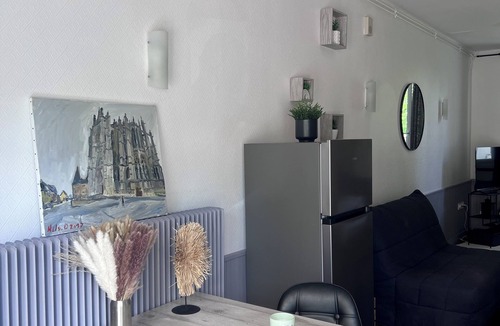 Milly-sur-Therain Apartment | Studio aux Abords des Étangs