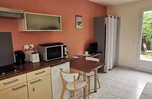 Bourcefranc-le-Chapus Apartment | Studio Avec Jardin