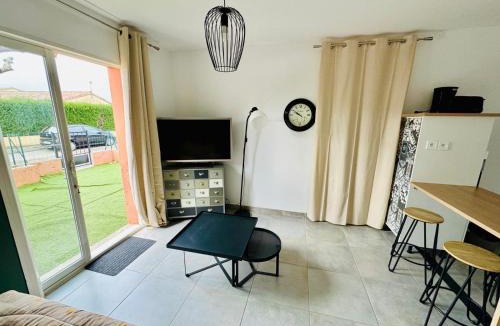 Saint-Marcel-les-Valence Apartment | Studio avec extérieur ombragé