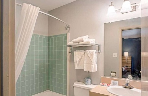 Clinton Apartment | Studio Available in Clinton, IA