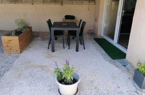 Ribaute-les-Tavernes Apartment | Studio Avec Terrasse et Piscine