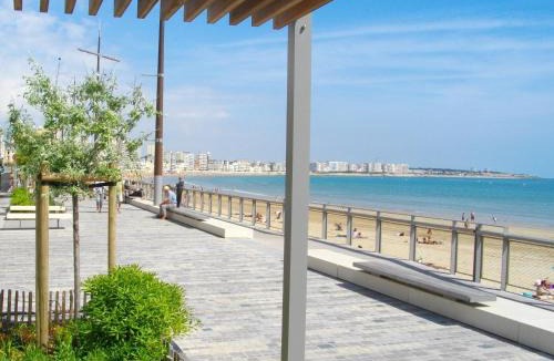 Les Sables d'Olonne Apartment | Studio avec balcon face mer, parking et proche centre, aux Sables-d'Olonne - FR-1-92-774