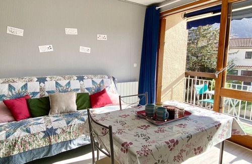 Vernet-les-Bains Apartment | Studio Avec Balcon et vue Dégagée à 5 min à Pied du Centre Ville
