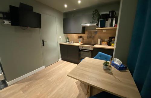 Quartier Vieux Marche-Cathedrale Apartment | Studio avec baignoire balnéo centre de Rouen - 040