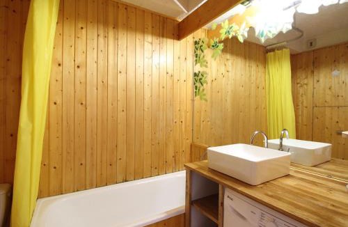 Mont-Dore Apartment | Studio avec balcon au Mont Dore, pour 4 personnes - FR-1-608-137