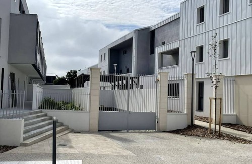 Puilboreau Apartment | Studio Avec Balcon et Parking!