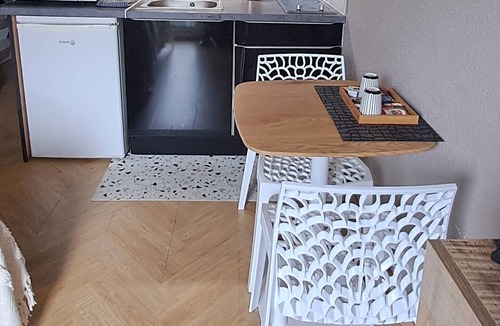 Cholet Apartment | Studio Avec Balcon Et Parking En Centre-ville