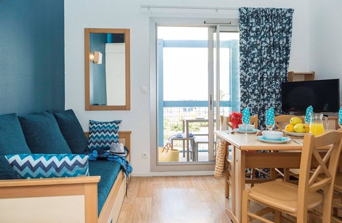 Hourtin Port Apartment | Studio Avec Balcon Privé | Accès Piscine