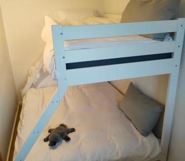 Noreaz Apartment | Studio avec bureau