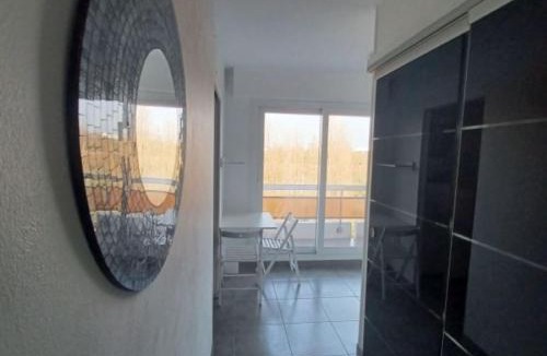 Bellerive-sur-Allier Apartment | Studio avec balcon et superbe vue