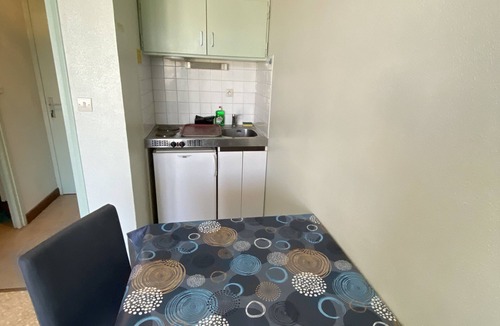 Bourbonne-les-Bains Apartment | Studio Avec Grand Balcon Proche des Thermes