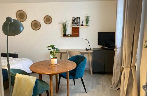 Agon-Coutainville Apartment | Studio avec jardin