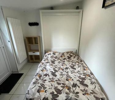 Verton House | Studio avec jardin clos