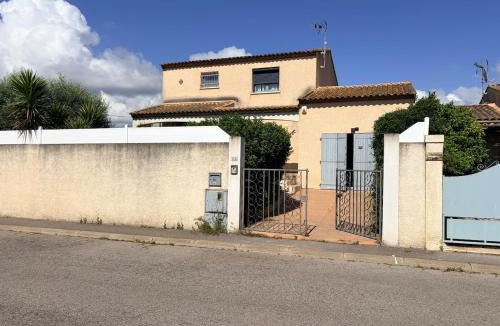 Mudaison Villa | Studio avec jardin privé et parking gratuit