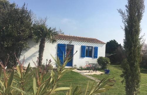 Beauvoir-sur-Mer Bed & Breakfast | Studio avec piscine