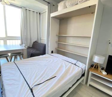 Roses Apartment | Studio avec Piscine et Parking