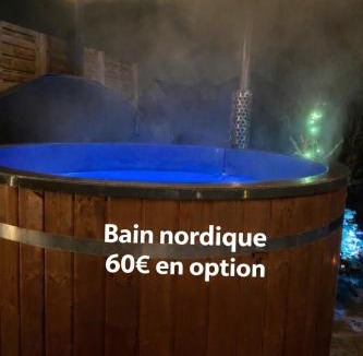 Lestrem Apartment | studio Avec piscine et Spa Privatif Extérieur 4 personnes