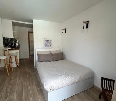 Carmaux Apartment | STUDIO avec PISCINE