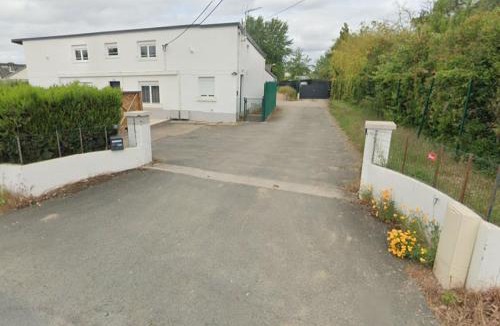 Veigne Apartment | Studio avec place de parking