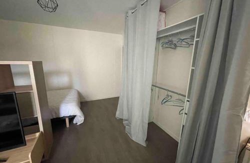 La Tour-du-Pin Apartment | Studio avec Rez de jardin