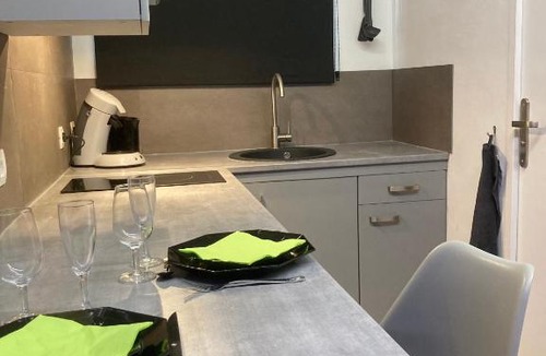 Heuze - Saint-Georges Apartment | Studio avec terrasse et parking au Mans