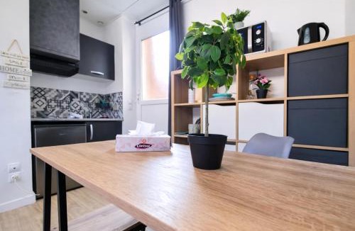 Elbeuf Apartment | Studio avec terrasse