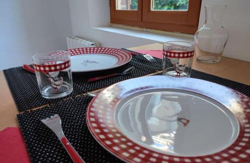 Joigny Apartment | Studio avec une cour.