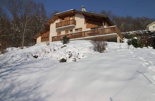 Cranves-Sales Apartment | Studio Avec Vaste Jardin