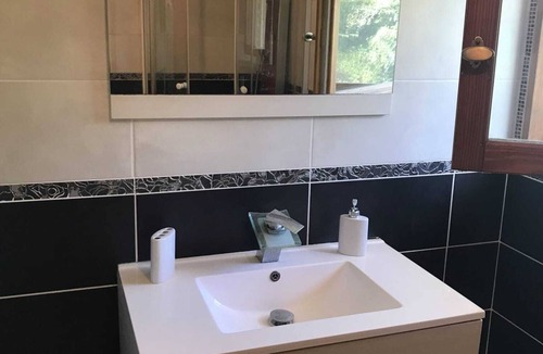 Cranves-Sales Apartment | Studio Avec Vaste Jardin