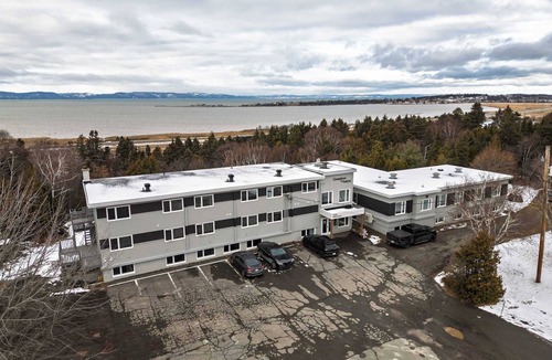Riviere-du-Loup Regional County Municipality Apartment | Studio avec Vue Cour-215