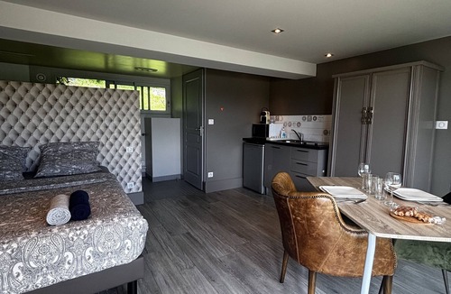Beaugency Apartment | Studio Avec vue sur Loire et Grand Jardin. Animaux Accepter !