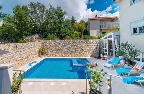Novi Vinodolski Apartment | Studio B with shared pool and sea view