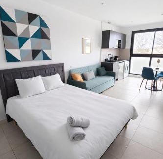Perols Apartment | studio balcon, centre ville, parc expo, Arena