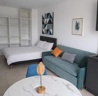Perols Apartment | studio balcon, centre ville, parc expo, Arena