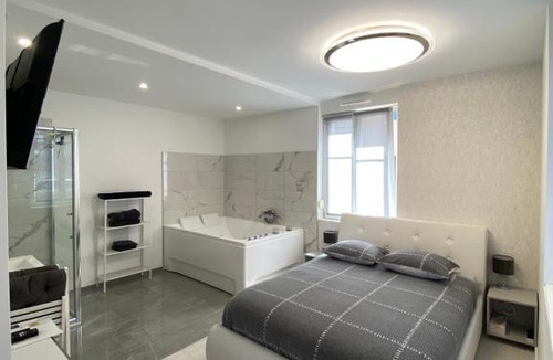 Eckwersheim Apartment | Studio Balnéo