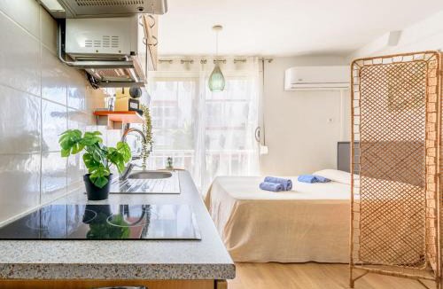 La Pineda Apartment | Studio Beach La Pineda by Interhome