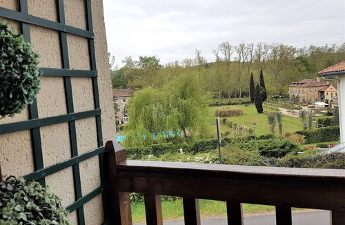 Eugenie-les-Bains Apartment | Studio Beau Songe