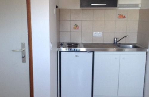 Seyne Apartment | studio bedroom terrace