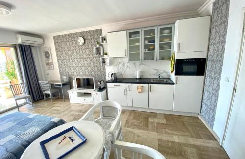 Villefranche-sur-Mer Apartment | Studio Bellevue