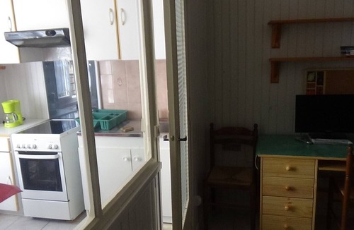 Dieppe Apartment | Studio Béthencourt etg1 between beach and marina close to restaurants + WIFI