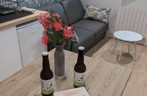 Anglet Apartment | Studio Biarritz, swimming pool, beach, golf, parking