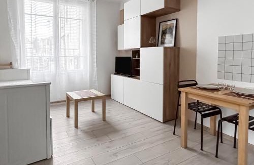 Saintes Apartment | Studio Bien placé Centre Historique de Saintes