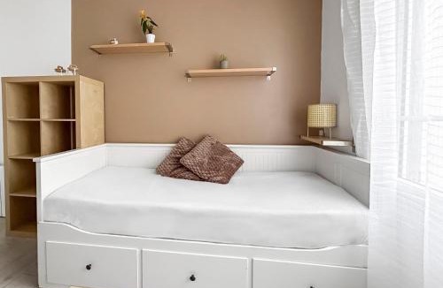 Saintes Apartment | Studio Bien placé Centre Historique de Saintes