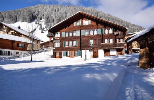 Murren Apartment | Studio bim Chilchli by Interhome