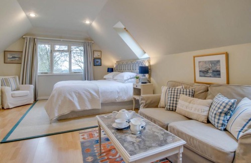 Cranbrook Apartment | Studio Bisen by Interhome